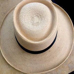 Straw hat 100 percent hand woman palm